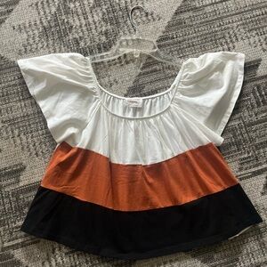 Fantastic Fawn Colorblock Flutter Sleeve Top - White, Rust, Black